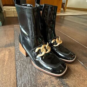 Steve Madden Loreen Patent leather booties size 6 gold chain chunky retro y2k